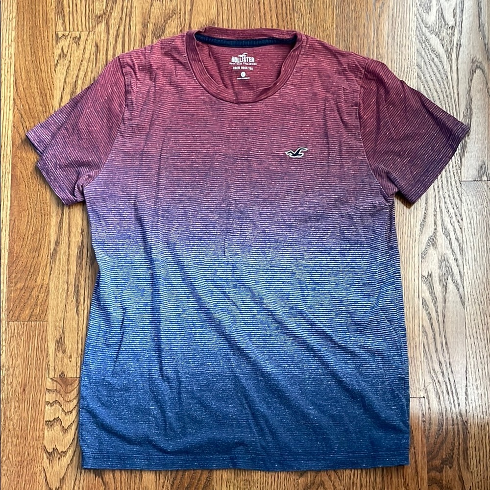 Hollister Ombré Red and Blue Short Sleeve Tee - Men’s XS/Unisex S